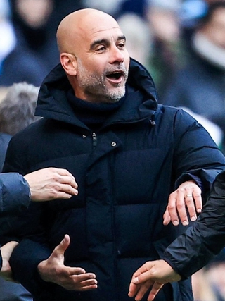 Tiết lộ cuộc đấu khẩu nảy lửa giữa HLV Pep Guardiola và tiền đạo Darwin Nunez