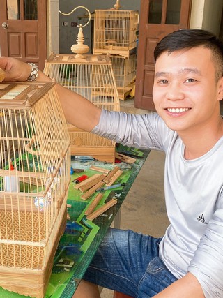 Thất nghiệp nghề môi giới bất động sản, chàng trai làm lồng chim, kiếm hàng chục triệu đồng/tháng