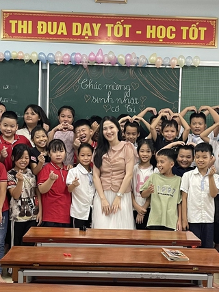 Cô giáo gửi những mẫu thư bí mật cho học trò và cái kết bất ngờ...