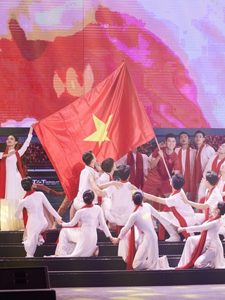 Duy Mạnh tái hiện khoảnh khắc cắm cờ giữa tuyết trắng Thường Châu, tiếp sức cho U.23 Việt Nam