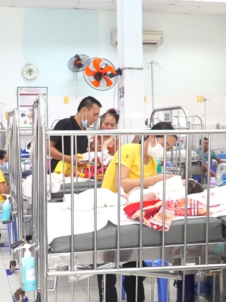 Số lượng trẻ mắc viêm phổi tăng, làm sao biết con nhiễm bệnh?