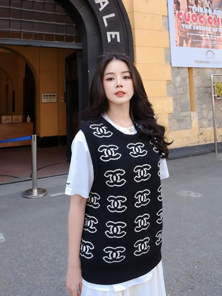 Giữ ấm với muôn kiểu áo len sành điệu cho mùa Giáng sinh năm nay