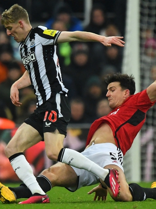 Newcastle nối dài 'cơn ác mộng' của M.U
