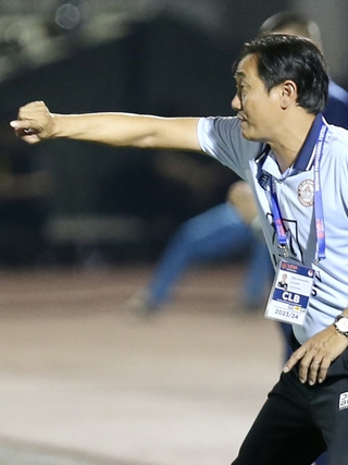 HLV nội đang thắng thế so với HLV ngoại tại V-League