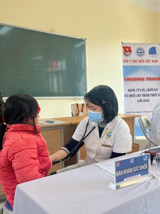 Hành trình 'Tôi yêu Tổ quốc tôi - Ấm tình đông biên giới'