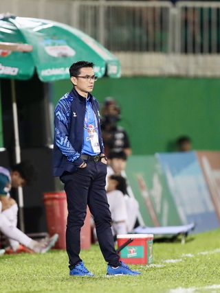 Bảng xếp hạng V-League mới nhất: Các đội cực mạnh rơi vào nguy hiểm, HAGL chưa thoát đáy