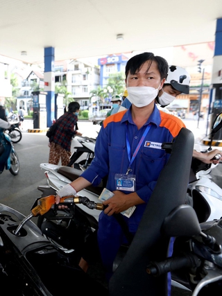 Bán lẻ xăng dầu kêu bị “bỏ rơi”