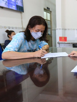 Bỏ sổ hộ khẩu giấy, mua bán nhà đất cần giấy tờ gì?