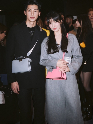 Ảnh chụp chung của Song Hye Kyo và mỹ nam Hứa Quang Hán gây sốt