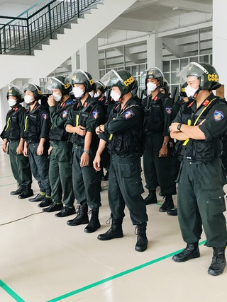 Hơn 70 cán bộ, chiến sĩ công an giữ trật tự tại sân vận động Cần Thơ