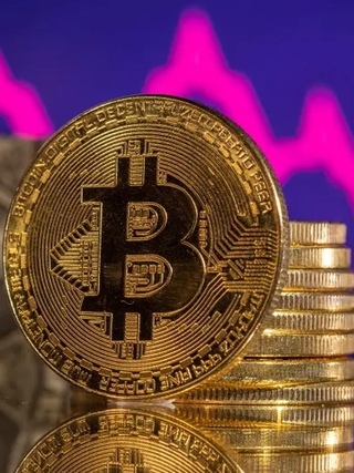 Giá Bitcoin vượt 24.000 USD