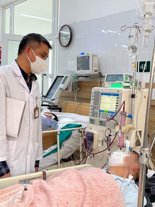 Suy thận cấp, tổn thương não do lạm dụng rượu
