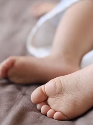 Người mẹ trẻ sinh bé trai 7,3 kg, nặng gần bằng trẻ 1 tuổi