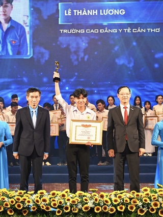 Câu chuyện đẹp về chàng sinh viên gen Z...