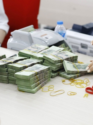Lãi suất thực dương của Việt Nam cao nhất thế giới?