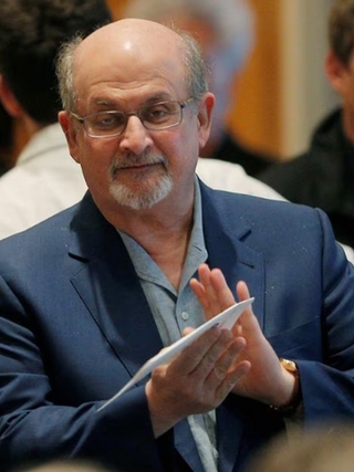 Salman Rushdie phát hành cuốn tiểu thuyết mới sau vụ bị tấn công bằng dao