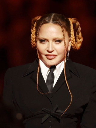 Madonna đáp trả gay gắt vì bị chê 'gương mặt không thể nhận ra'