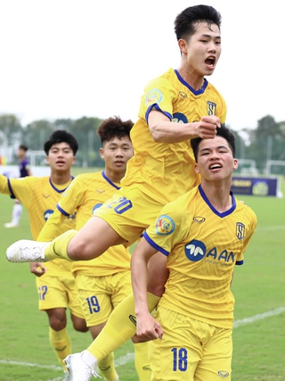 Kịch tính tứ kết giải U.17 quốc gia 2023, U.17 SLNA giữ vững phong độ đỉnh cao