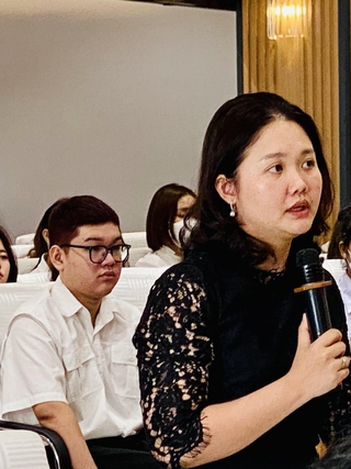 Cách nào 'hút' sinh viên xuất sắc về cơ quan nhà nước?