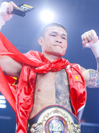 'Nam vương boxing' Trương Đình Hoàng hạ võ sĩ Hàn Quốc, giữ đai WBA châu Á