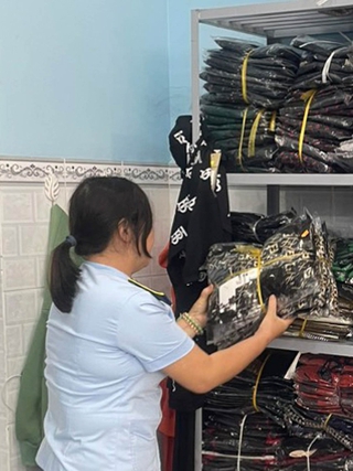 Tây Ninh: Phạt 70 triệu đồng chủ shop quần áo giả mạo nhãn hiệu