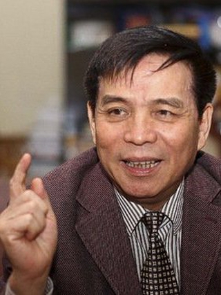 'Thu hồi đất cho dự án không khéo lấy đất người nghèo cho người giàu'