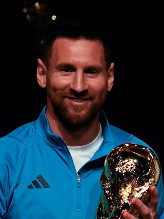 Messi giữa sự quan tâm của Barcelona và lời đề nghị cụ thể từ PSG