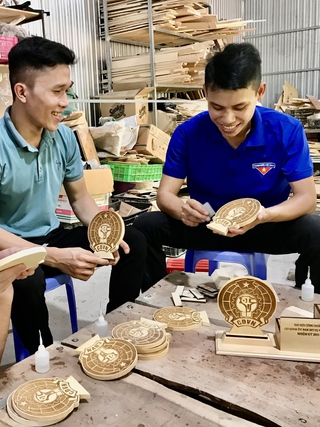 Quà lưu niệm của chàng trai vùng Bảy Núi