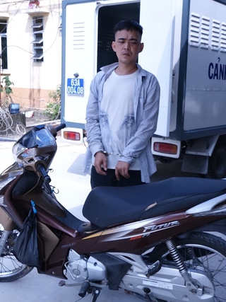 Nghiện ma túy, thuê xe ôm đi trộm xe máy