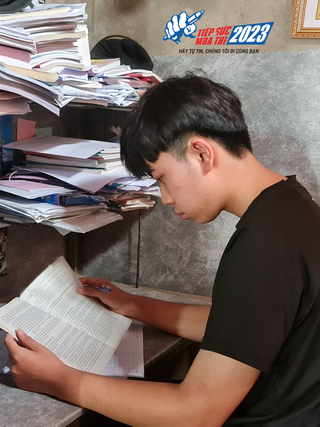 Chông chênh trước giảng đường đại học vì gia cảnh cơ cực