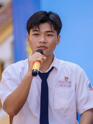 Đảng viên tuổi 18 học giỏi, đam mê hoạt động Đoàn