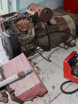 Bắt giam 2 bị can đang tại ngoại tiếp tục trộm máy phát điện của TTYT