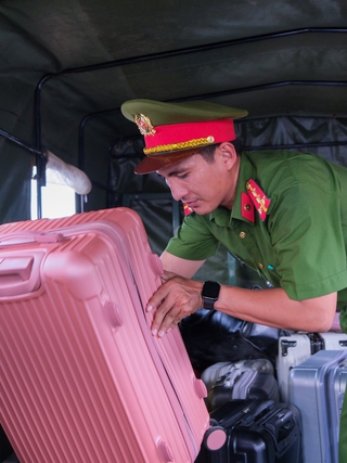 Hỗ trợ thí sinh vượt biển dự thi tốt nghiệp THPT 2023