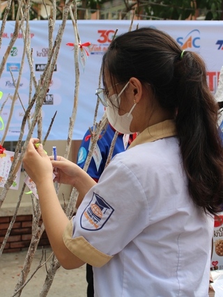 Trước ngày thi, nhiều thí sinh gửi gắm ước mơ lên cây ước nguyện