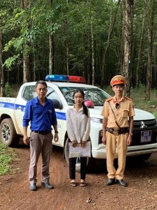 Nữ sinh nén đau thương vì mất cha đi thi