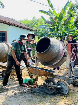 Tình nguyện hỗ trợ xây dựng 14 căn nhà đại đoàn kết