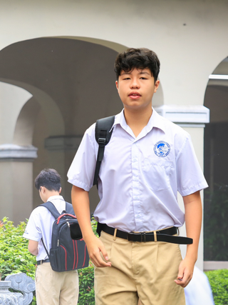 Thi lớp 10 TP.HCM: Thí sinh thắp hương cầu đỗ chuyên
