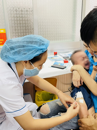 Vắc xin tay chân miệng sắp cấp phép tại Việt Nam hiệu quả ra sao?