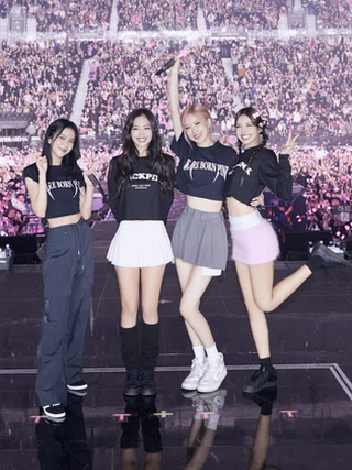 Concert BlackPink có nguy cơ bị huỷ: Kẻ khóc người cười