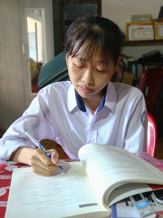 Nhân vật 'nghị lực mùa thi' trên Báo Thanh Niên là thủ khoa khối C của tỉnh