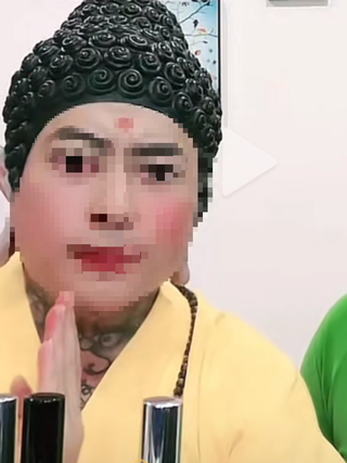 Hóa trang thành Đức Phật livestream bán hàng trên TikTok khiến dân mạng bức xúc