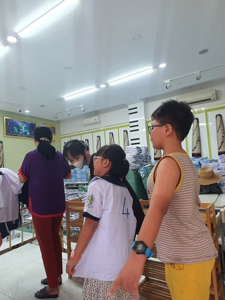 Trường tiểu học tuyệt đối không tự ý thay đổi mẫu đồng phục