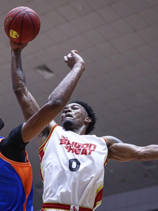 Hanoi Buffaloes chiếm ngôi đầu VBA 2023 của Saigon Heat