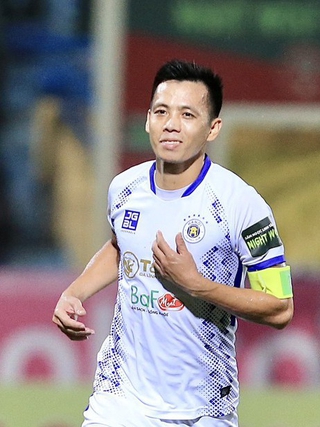 Văn Quyết bùng nổ, HLV Troussier thêm lựa chọn cho đội tuyển Việt Nam