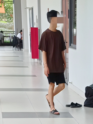Sinh viên mặc quần đùi, đồ ngủ đến trường?