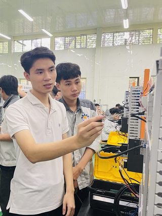 Trường nghề phải đạt tiêu chí nào mới được kiểm định chất lượng?