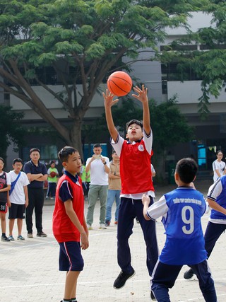 Học sinh Trường THPT Chuyên Trần Đại Nghĩa bùng nổ với ngày hội thể thao