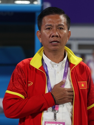 HLV Hoàng Anh Tuấn: Điểm kết nối đặc biệt của ông Troussier
