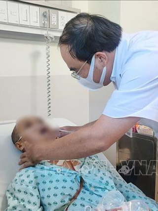 Bác sĩ TP.HCM kéo dài thời gian sống cho bệnh nhân ung thư lưỡi