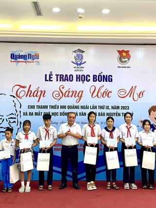 Ra mắt Quỹ học bổng nhà văn, nhà báo Nguyễn Thế Kỷ